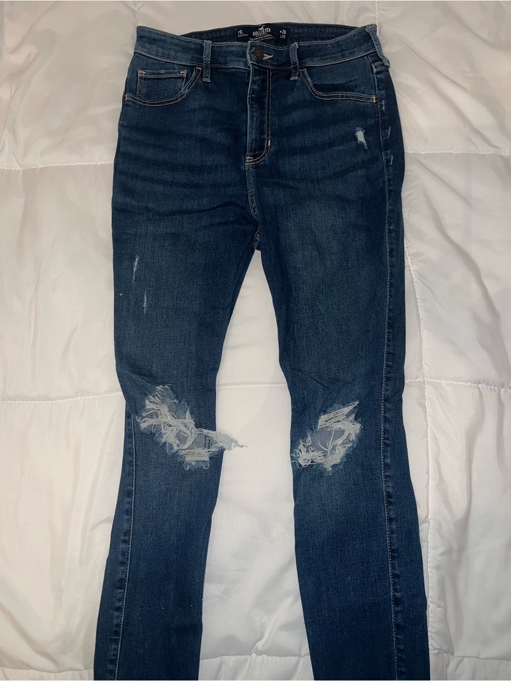 Hollister Mid-rise Ripped Skinny Jeans in Dark Blue Wash